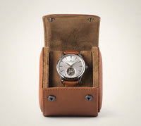Étui à Montre 1 Emplacement – Vincennes, vue de face sur fond clair, finition Cognac, avec montres