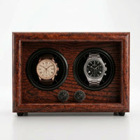 Remontoir Automatique 2 Montres – Kléber, vue de face sur fond clair, finition Bois Acajou, avec montres installées