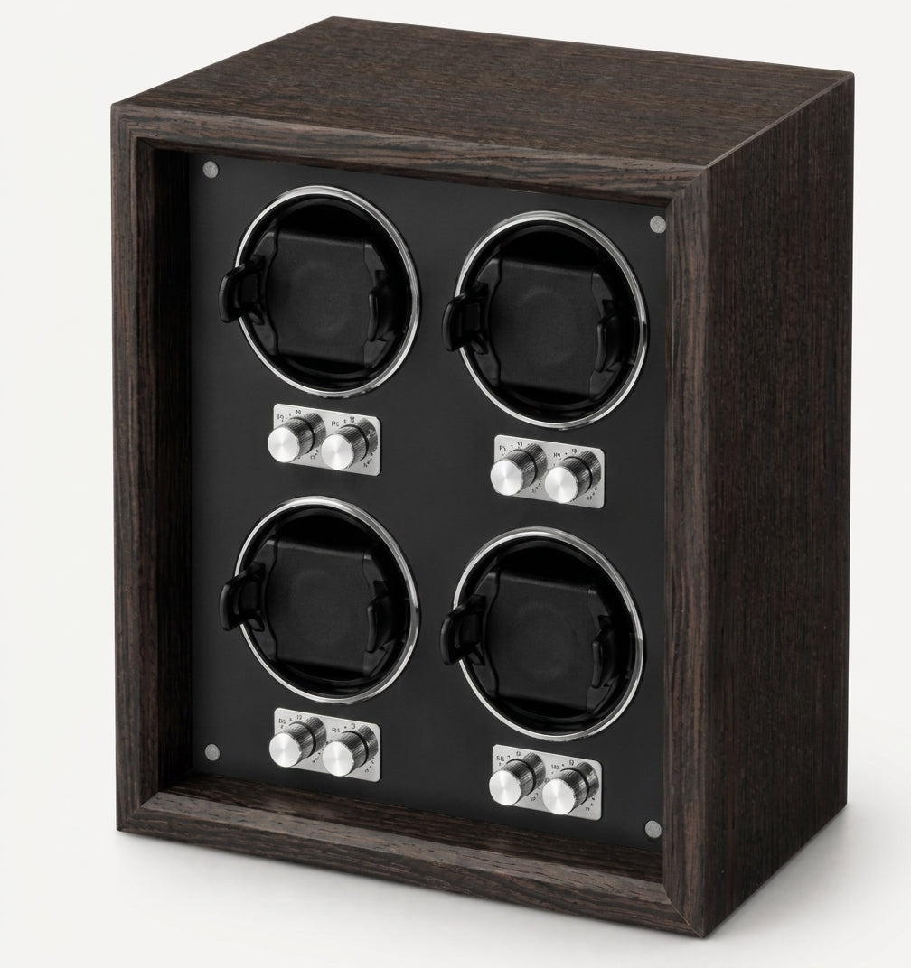 Remontoir Automatique 4 Montres – Solférino, vue de trois quarts sur fond clair, finition Bois Noyer & Onyx